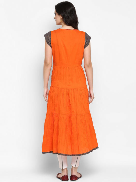 Pannkh Women's Embroidered Tierd Kurta