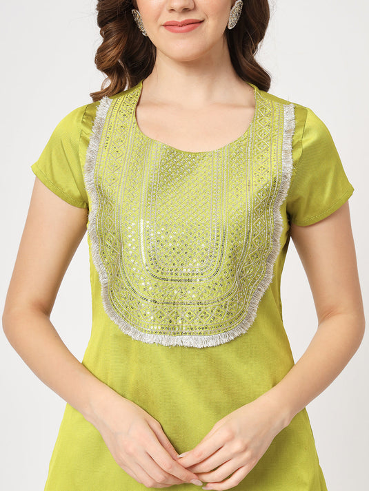 Festive U-Shape Embroidered Kurta With Contrasting Pants