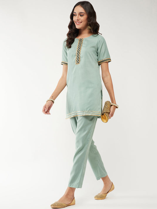 Solid Pastel Short Lace Detailed Kurta With Pant Set