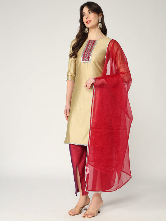 Quarter Sleeves Kurta With Straight Pants And Matching Dupatta Set With Lace Details