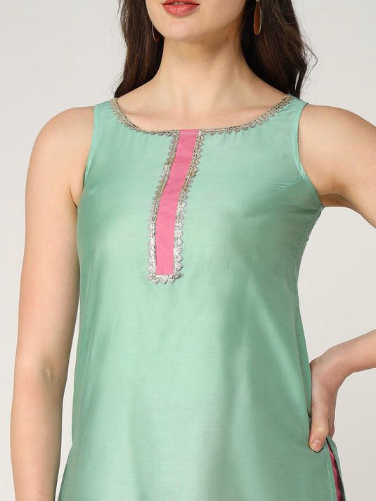 Sleeveless Short Kurta With Laces And Straight Pant Having Matching Dupatta Set With Lace Details