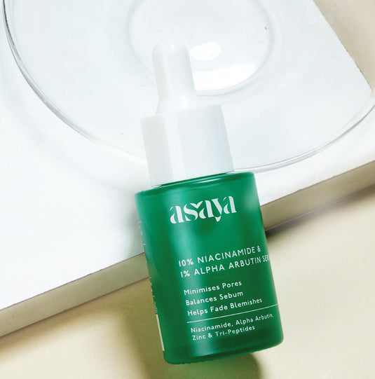 Pore minimising, sebum balancing niacinamide serum suitable for all skin types