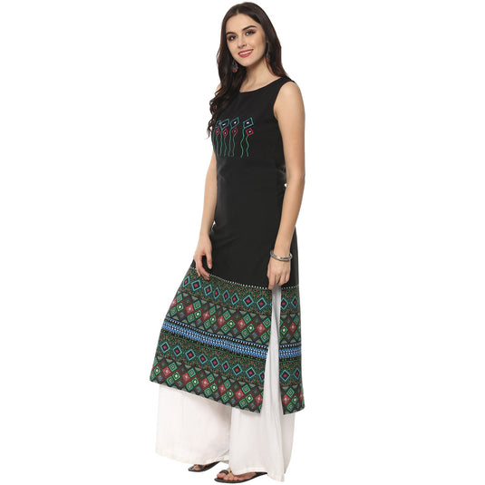 Pannkh Women's Embroidered Border Print Kurta