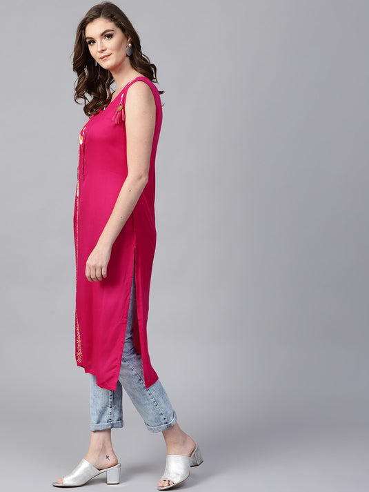 Sleeveless Embroidered Straight Kurta