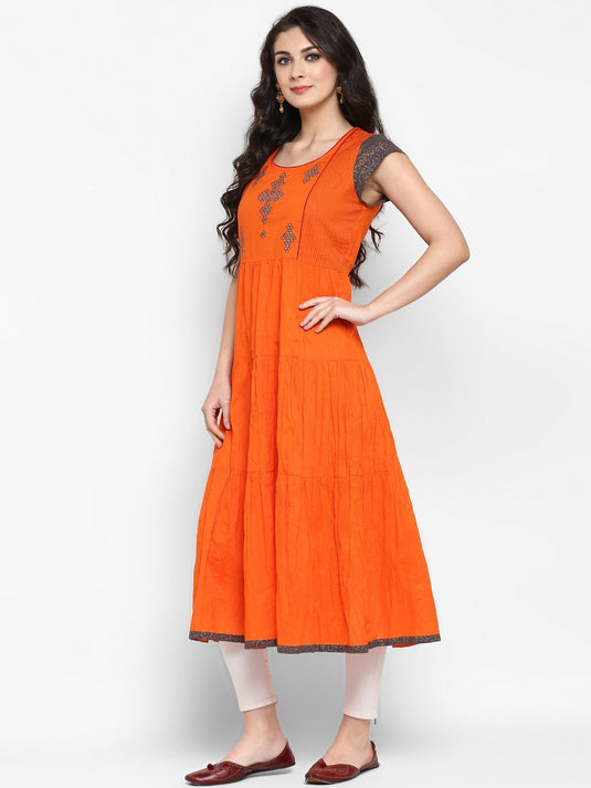 Pannkh Women's Embroidered Tierd Kurta