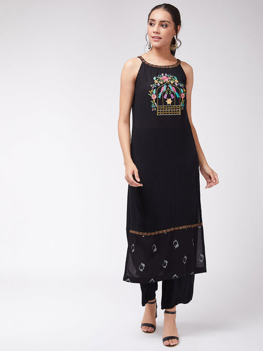 Sleeveless Embroidered Fusion Straight Fit Kurta