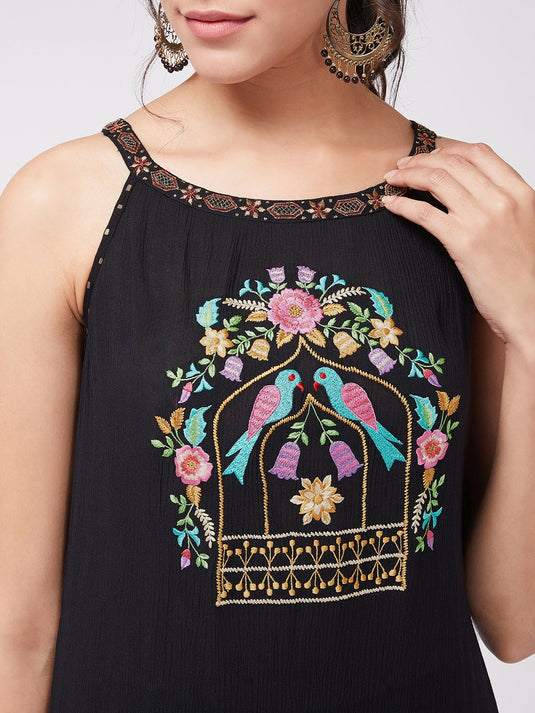 Sleeveless Embroidered Fusion Straight Fit Kurta