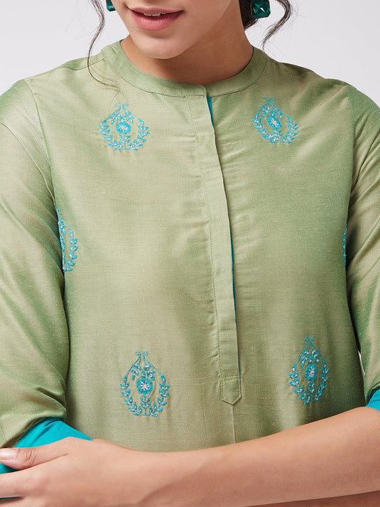 Embroidered Side Dual Patch Semi-Festive Kurta