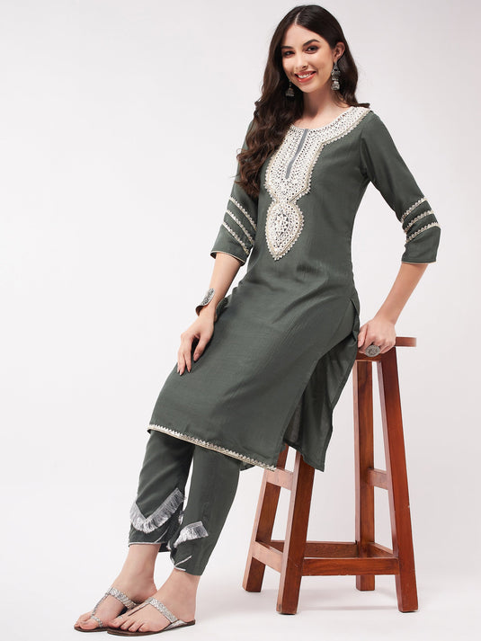 Festive Embroidered Long Neck-Patch Kurta With Laces