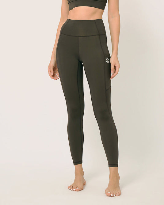 Sustainable activewear made out of recycled materials by Kosha Yoga Co. Squat proof, stretchable leggings for yoga, gym, workouts, running.