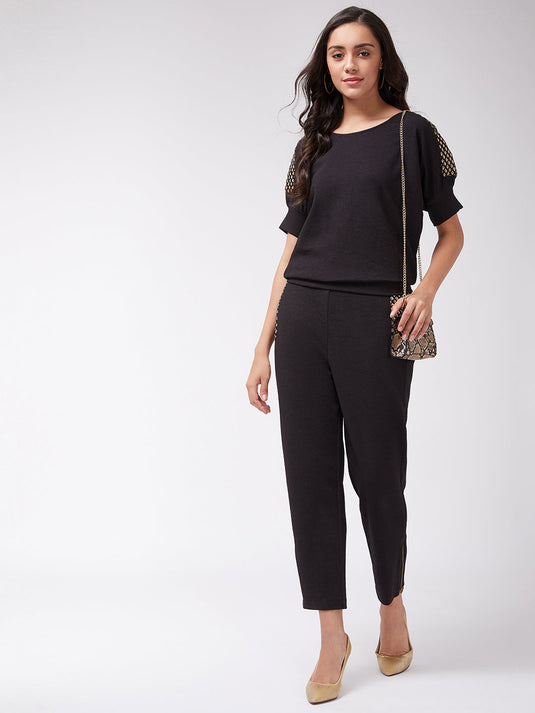 Solid Loose Top And Jogger Pants With Embellished Patch