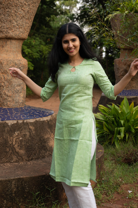 Ecentric Women Hemp Parrot Green Straight Kurta